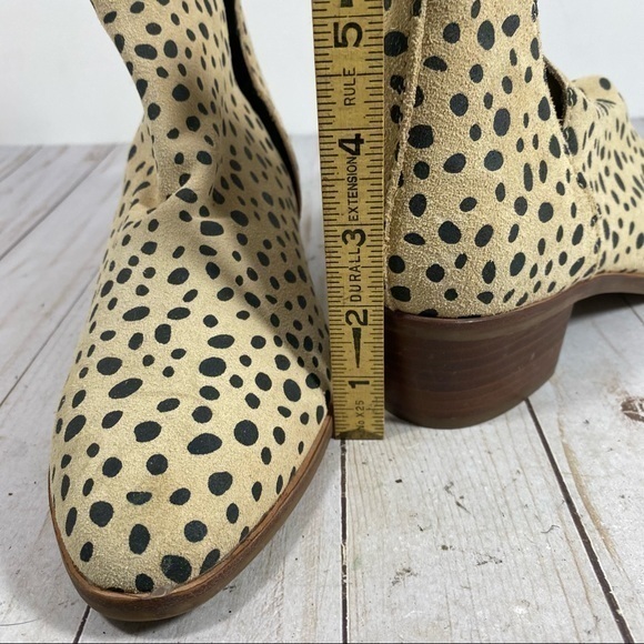 Dolce Vita Kaidie Cream Suede with Black Spots Animal Print Ankle Boots 8 - Picture 12 of 13
